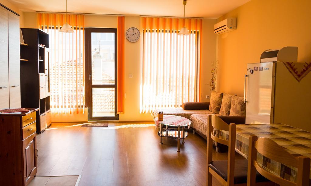 DDenko Apartment Burgas Stad Buitenkant foto